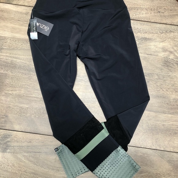 Onzie Flow Leggings - Picture 2 of 5